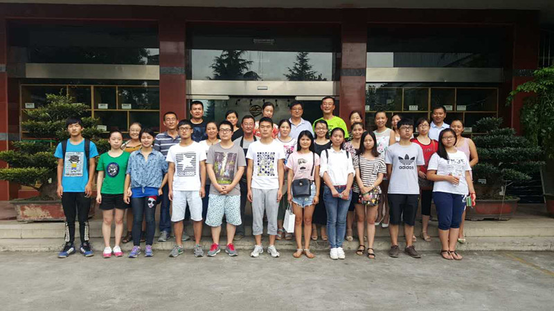 點(diǎn)點(diǎn)愛心，溫暖真情--2015年寶業(yè)（集團(tuán)）公司“愛心助學(xué)”活動(dòng)報(bào)道